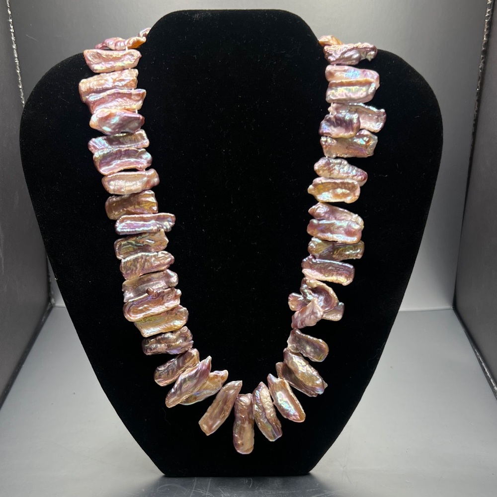 Elegant Iridescent Freshwater Pearl Necklace